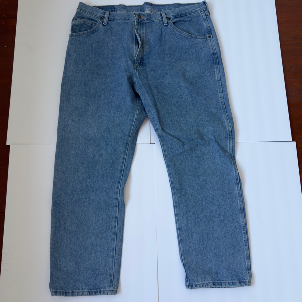 Wrangler Men's Relaxed Fit Light Blue Denim Jeans 40x30
